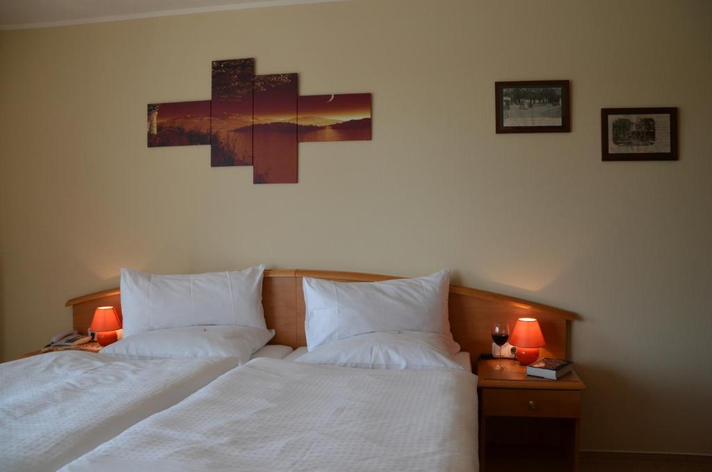 גרייפסוואלד Hotel Zur Bruecke מראה חיצוני תמונה